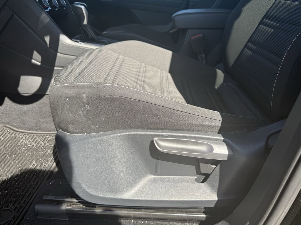 Used 2022 Volkswagen Tiguan S image 12