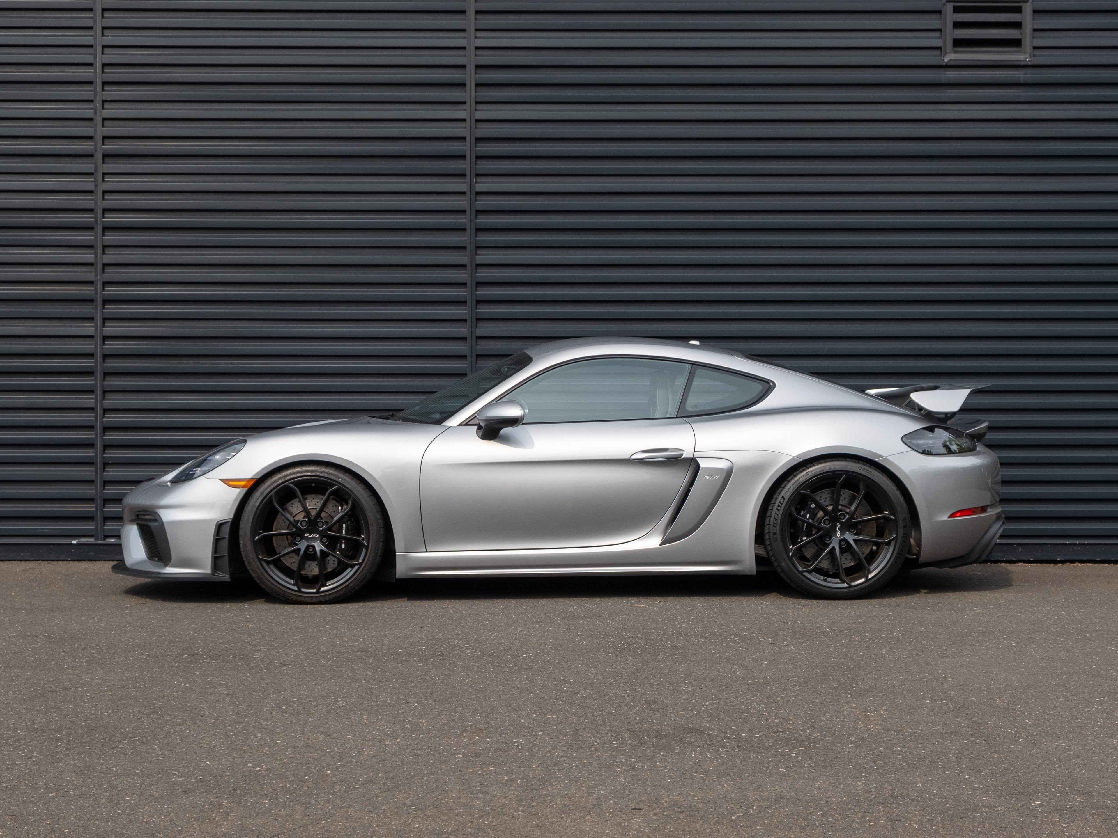 Certified 2021 Porsche 718 Cayman GT4 RWD image 2