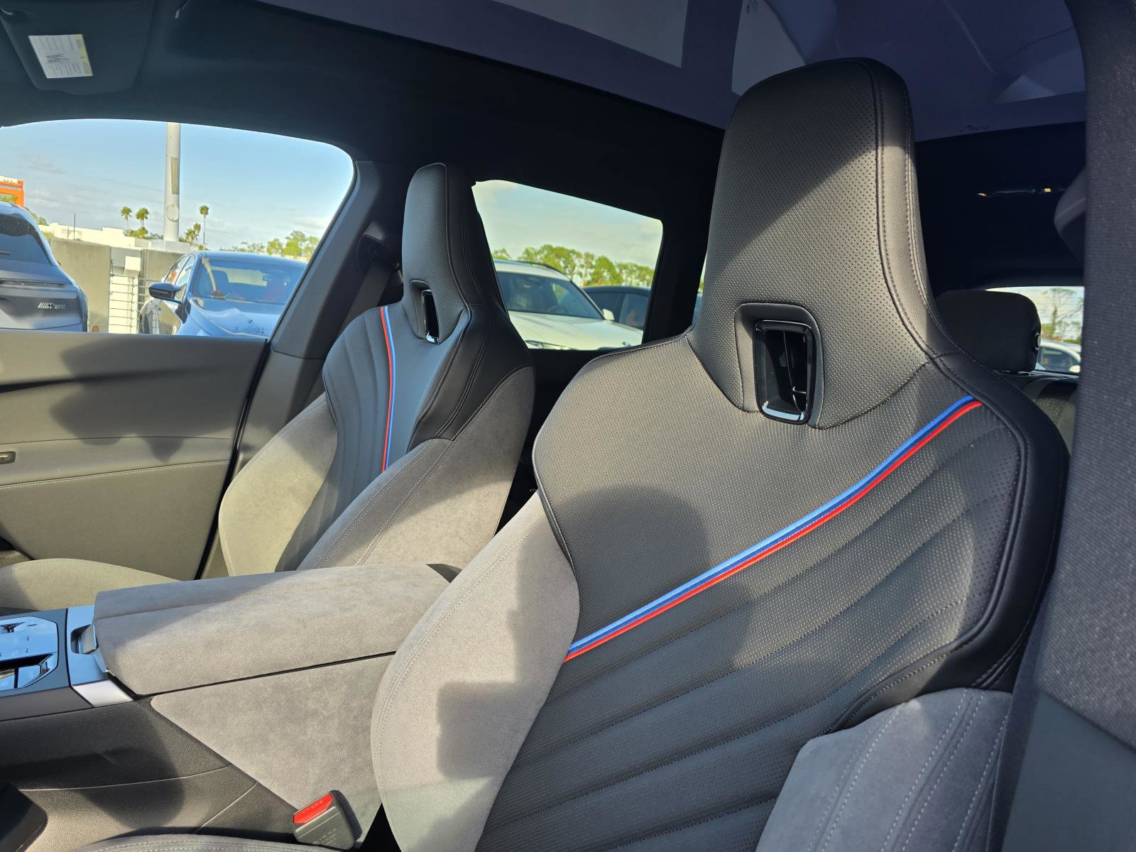 New 2026 BMW iX xDrive60 w/ M Sport Package image 17