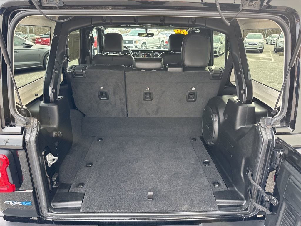 Used 2023 Jeep Wrangler Unlimited Sahara w/ Cold Weather Group image 13