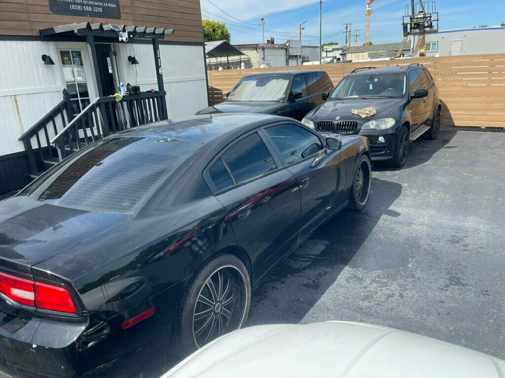Used 2014 Dodge Charger SE RWD image 5