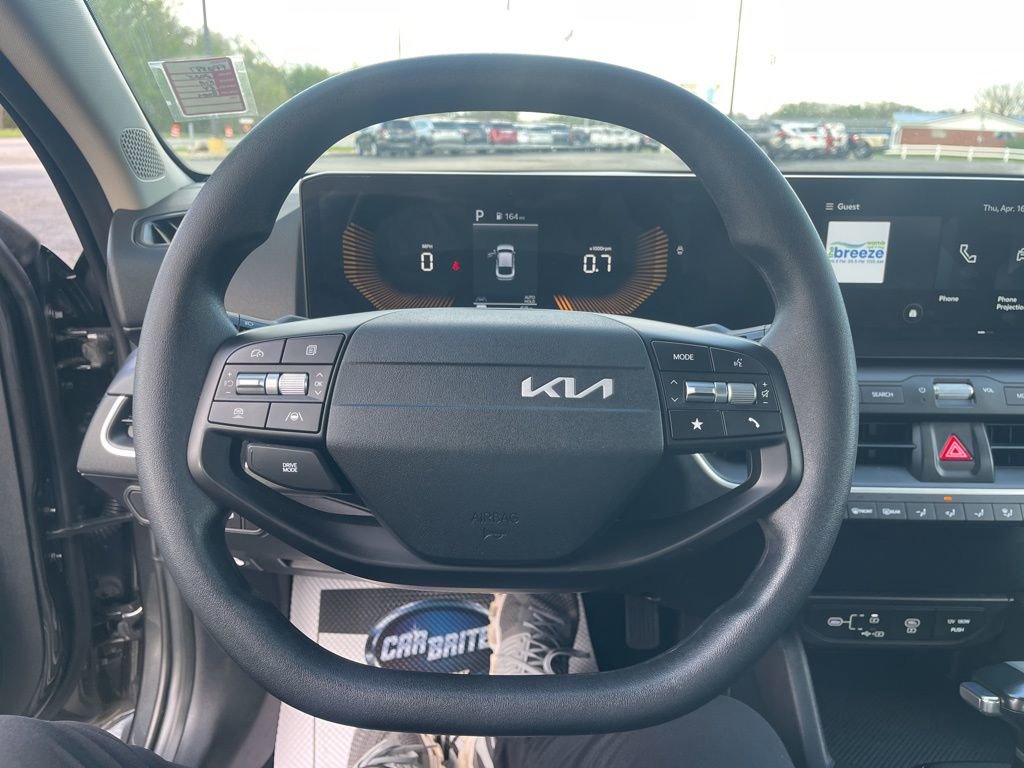 Used 2025 Kia K4 FWD image 25