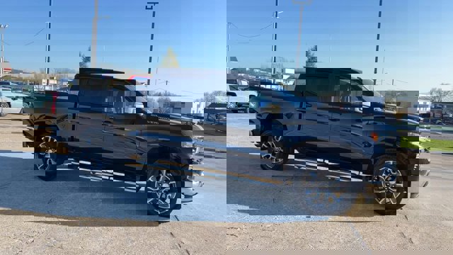 Used 2023 Chevrolet Silverado 1500 LT image 2