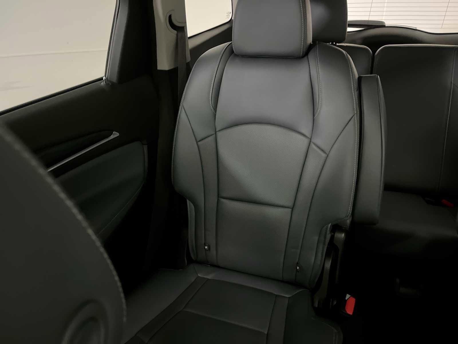 Used 2019 Buick Enclave Premium w/ Experience Buick Package AWD/4WD image 12