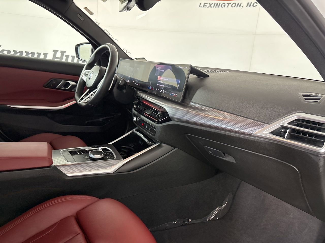 Used 2025 BMW 330i xDrive Sedan w/ M Sport Package image 30