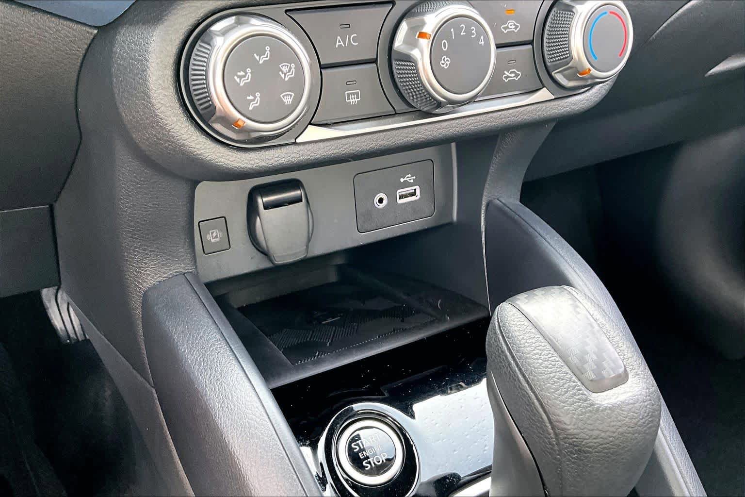 Certified 2025 Nissan Versa SV w/ Trunk Package FWD image 31