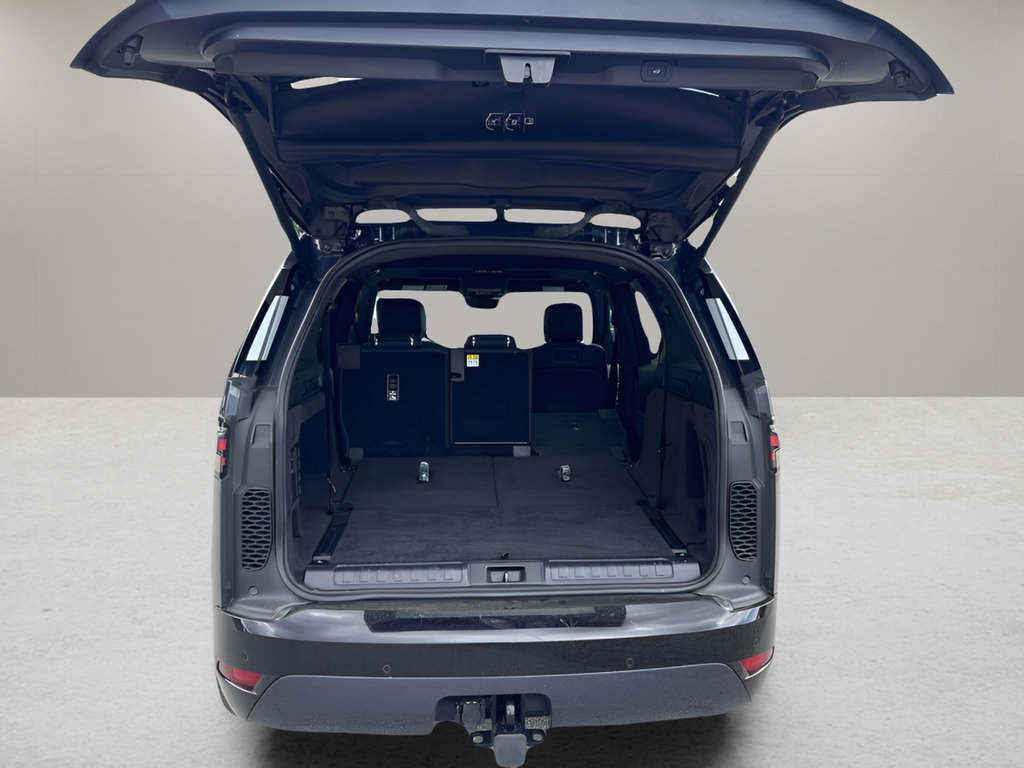 Used 2024 Land Rover Discovery Dynamic SE AWD/4WD image 8