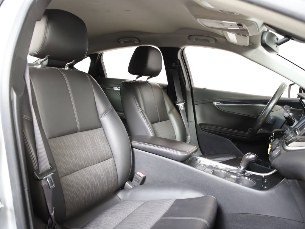 Used 2016 Chevrolet Impala LT w/ Convenience Package FWD image 7