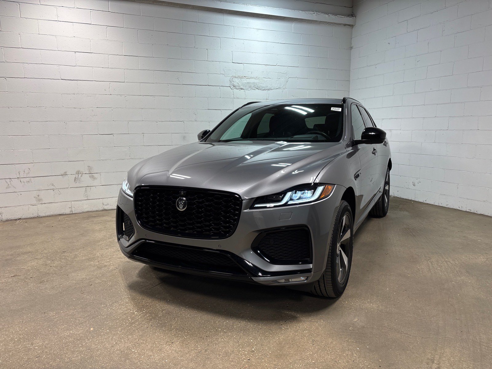 New 2026 Jaguar F-PACE R-Dynamic S AWD/4WD image 2