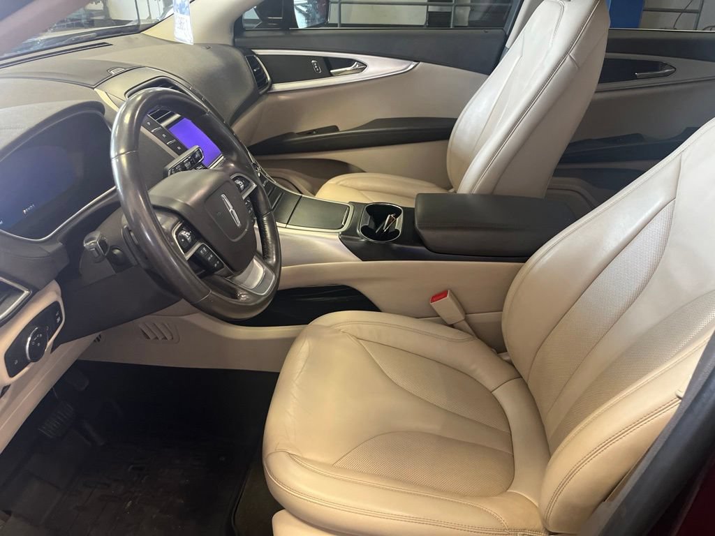 Used 2020 Lincoln Nautilus FWD w/ Equipment Group 101A image 4