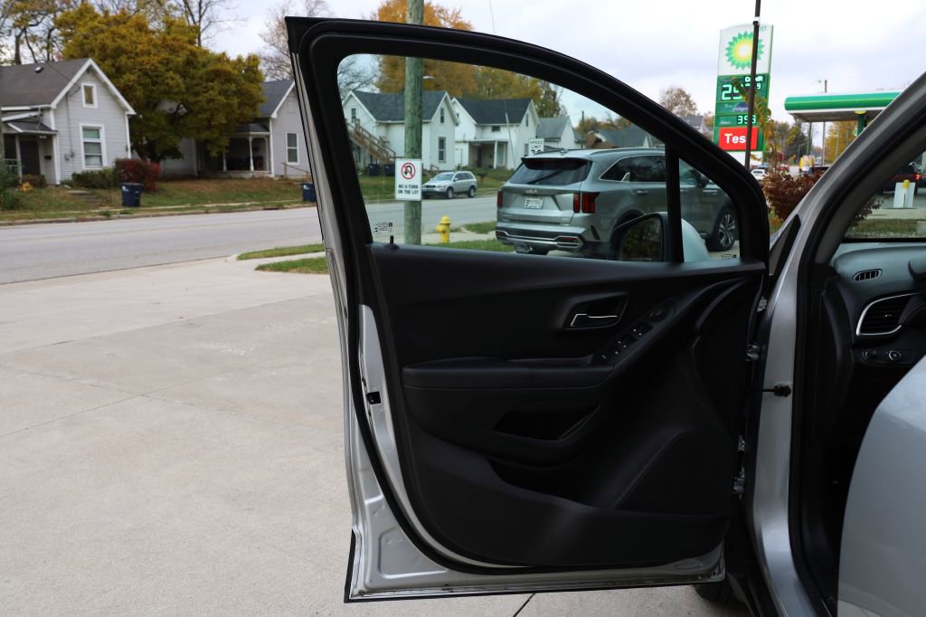 Used 2017 Chevrolet Trax LS image 10