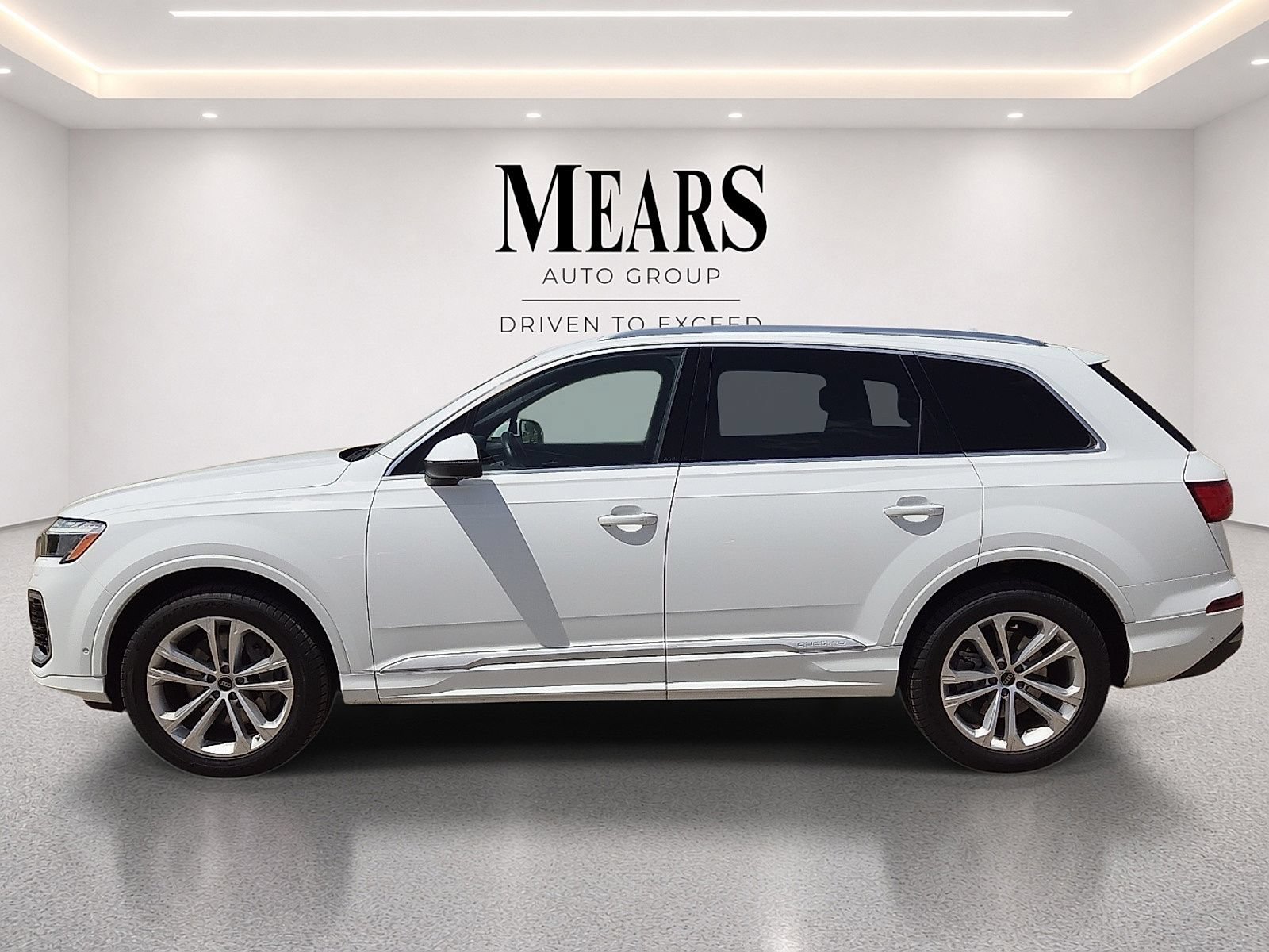 Used 2025 Audi Q7 3.0T Premium Plus AWD/4WD image 2