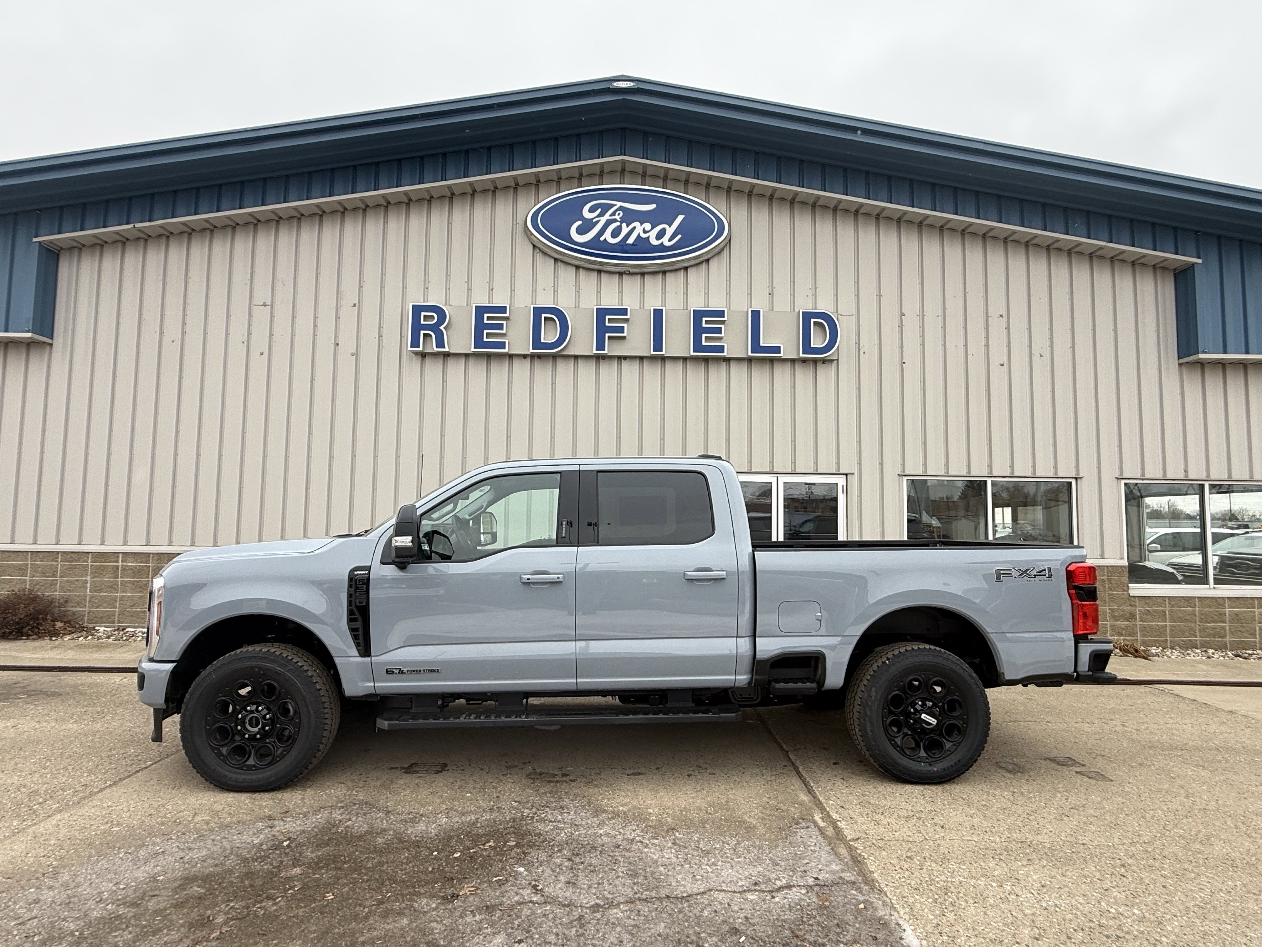 New 2026 Ford F350 Lariat w/ Black Appearance Package