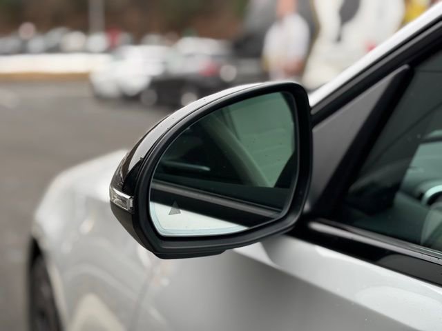 Used 2025 Mercedes-Benz C 300 Sedan image 14