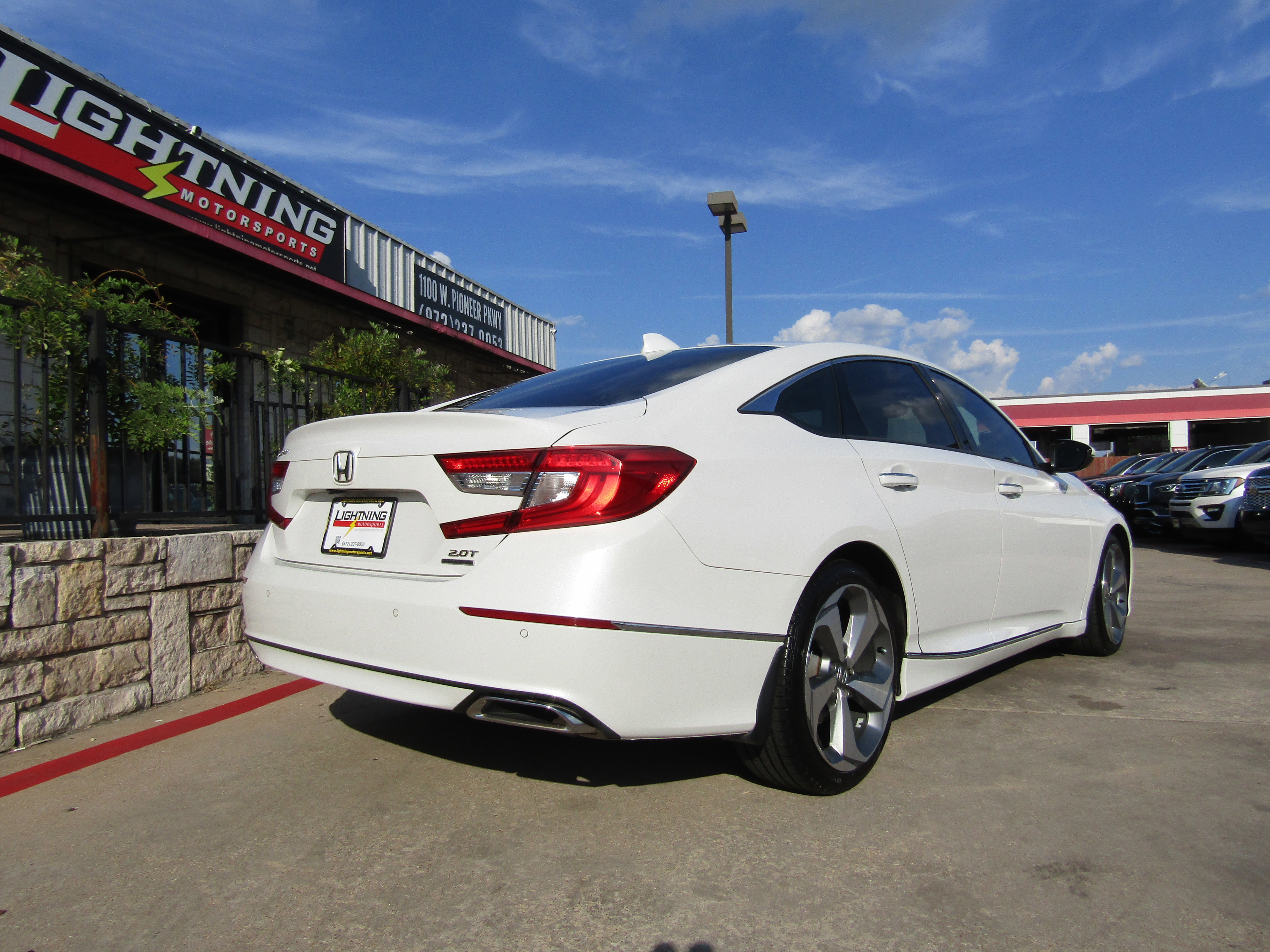 Used 2019 Honda Accord Touring image 4