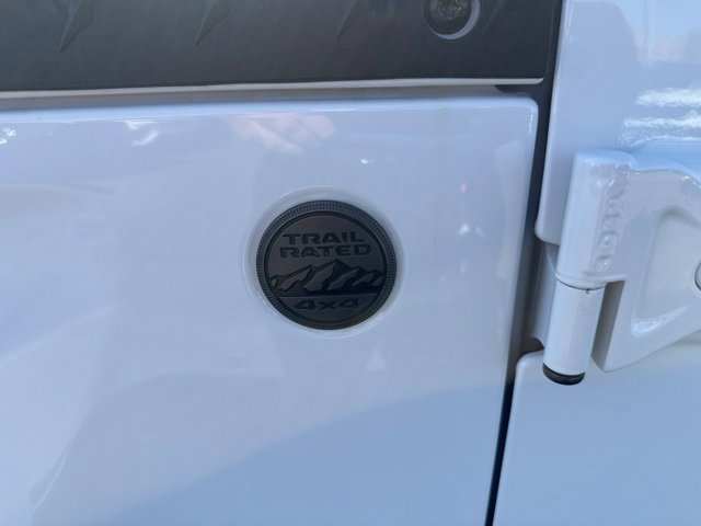 Certified 2022 Jeep Gladiator Sport AWD/4WD image 36