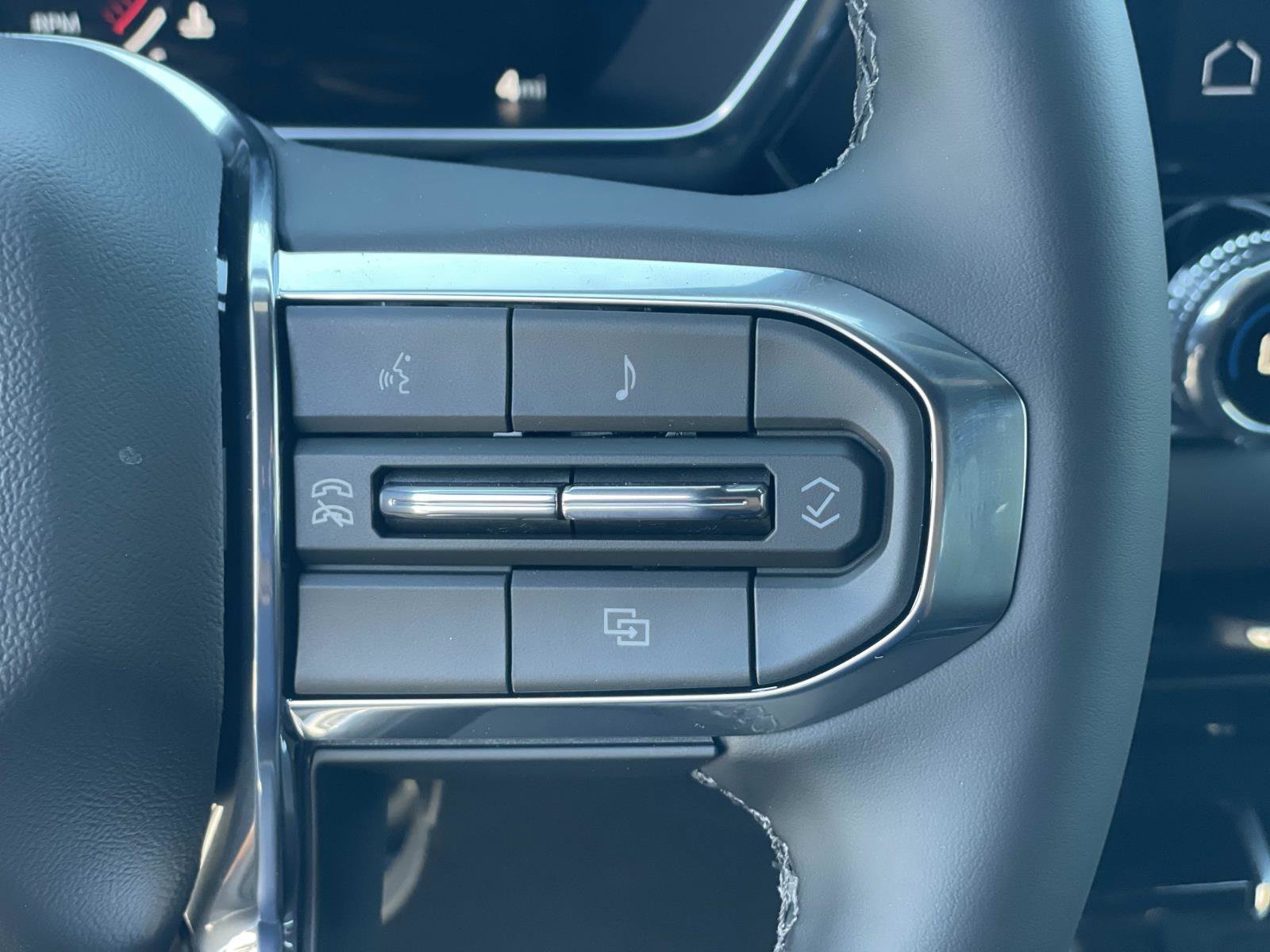 New 2026 GMC Canyon Elevation w/ Convenience Package image 12