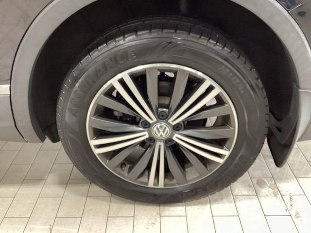Used 2018 Volkswagen Tiguan SEL AWD/4WD image 21