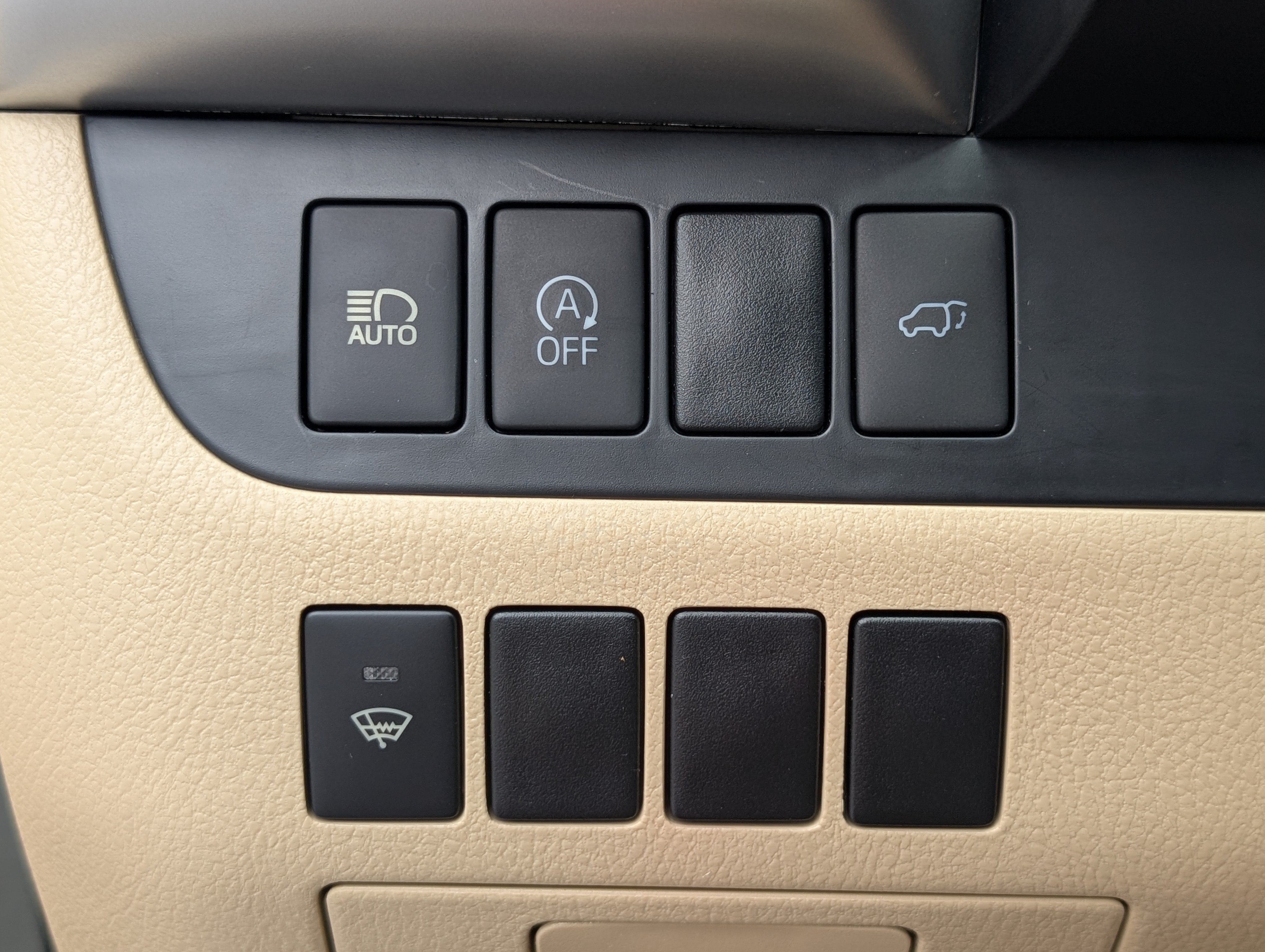 Used 2017 Toyota Highlander XLE AWD/4WD image 23