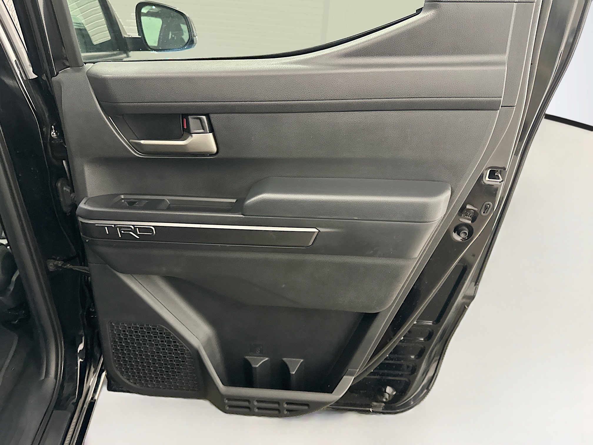 Used 2025 Toyota Tacoma TRD Off-Road image 31