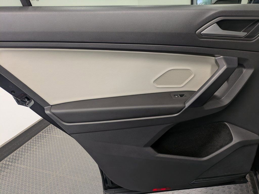 Certified 2021 Volkswagen Tiguan SEL image 23