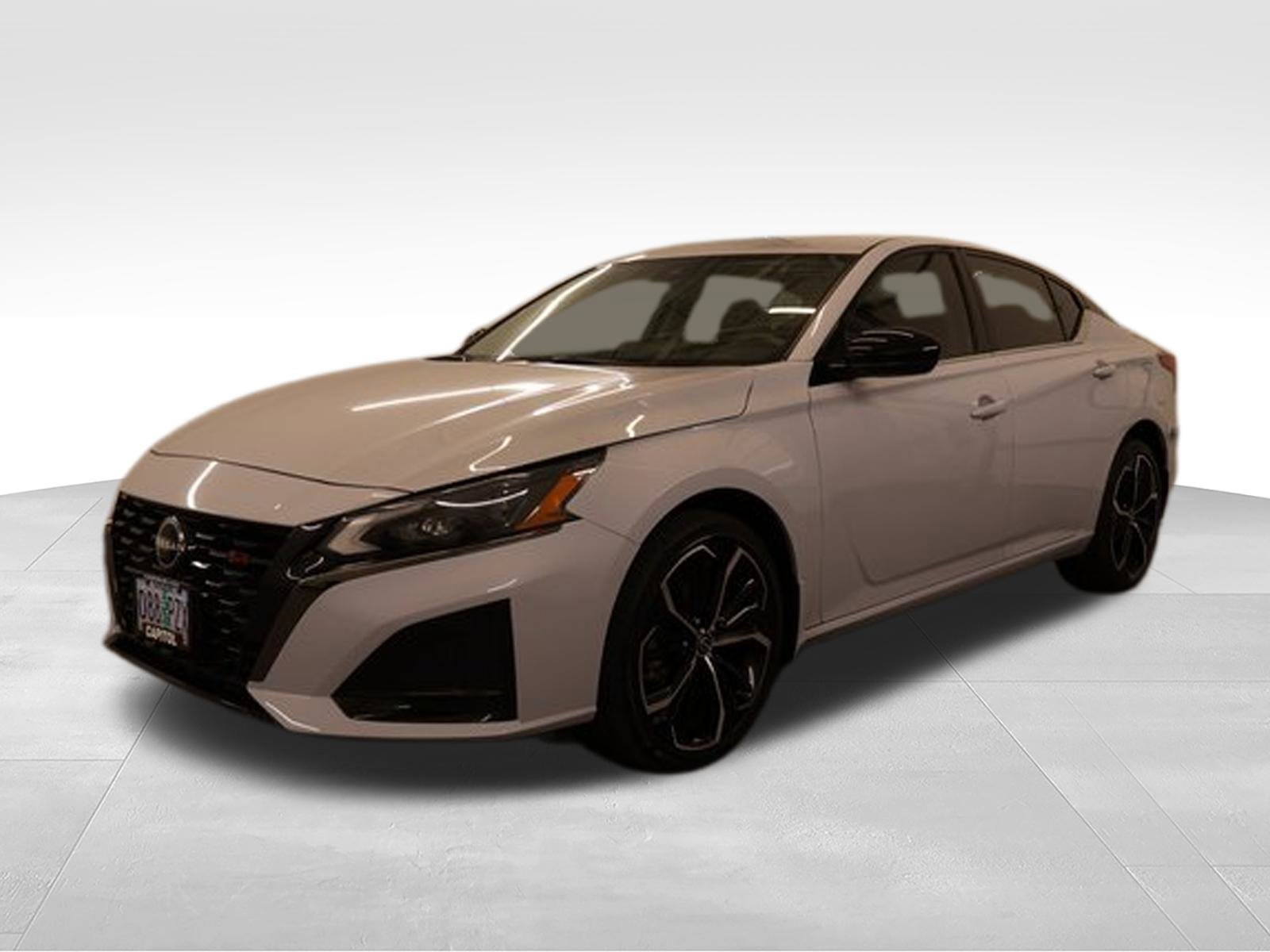 Certified 2023 Nissan Altima 2.5 SR w/ SR Premium Package AWD/4WD image 6