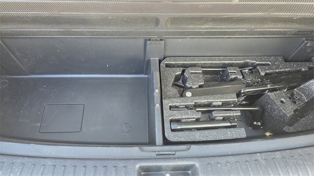 Used 2019 Kia Sorento EX w/ EX Touring Package image 12