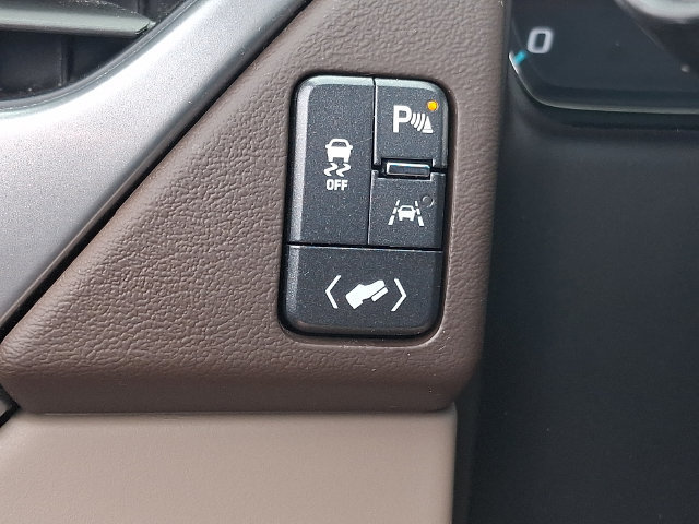 Used 2020 Chevrolet Tahoe LT AWD/4WD image 23