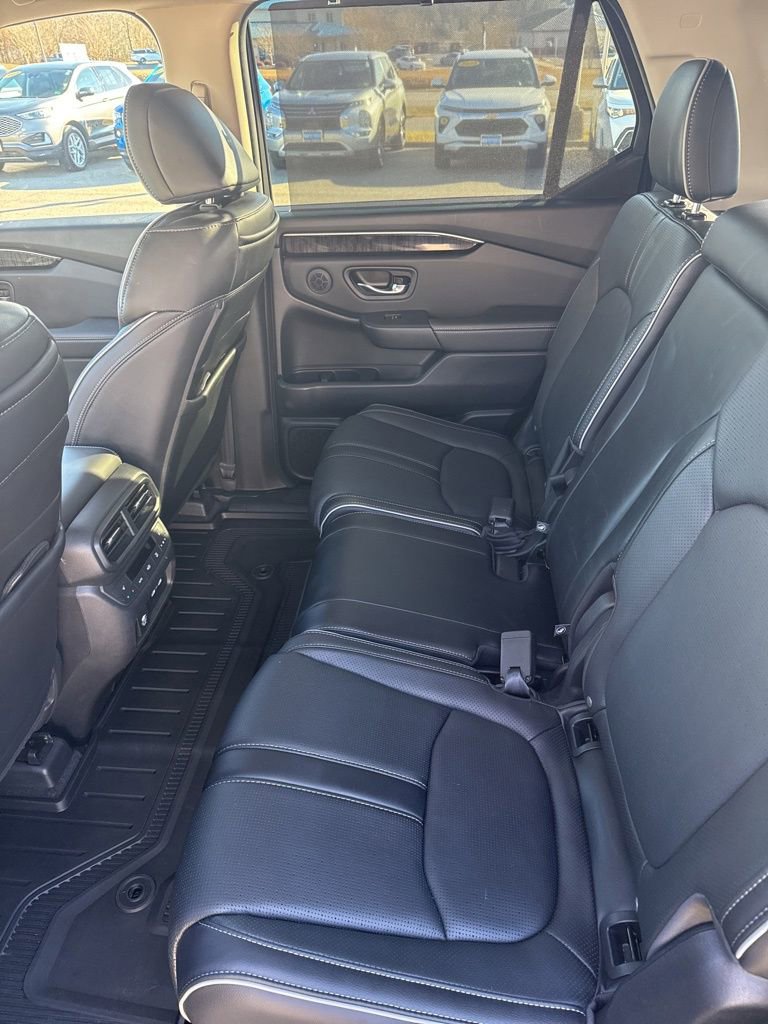 Used 2023 Honda Pilot Elite image 11