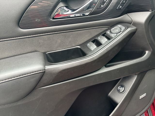 Used 2023 Chevrolet Traverse High Country image 16