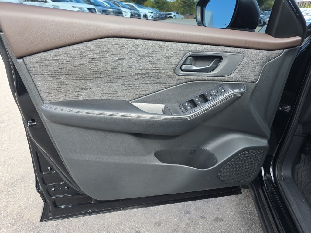 Used 2021 Nissan Rogue S FWD image 17