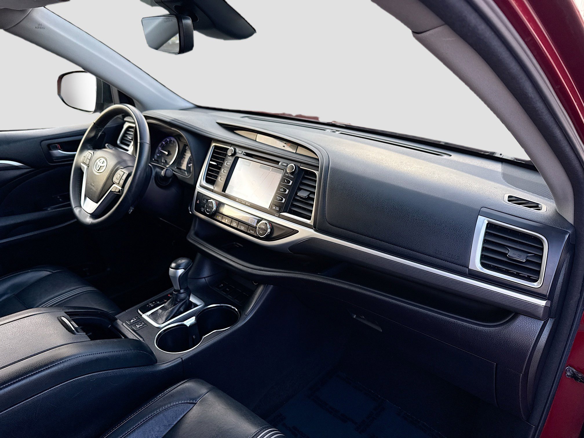 Used 2018 Toyota Highlander SE image 35