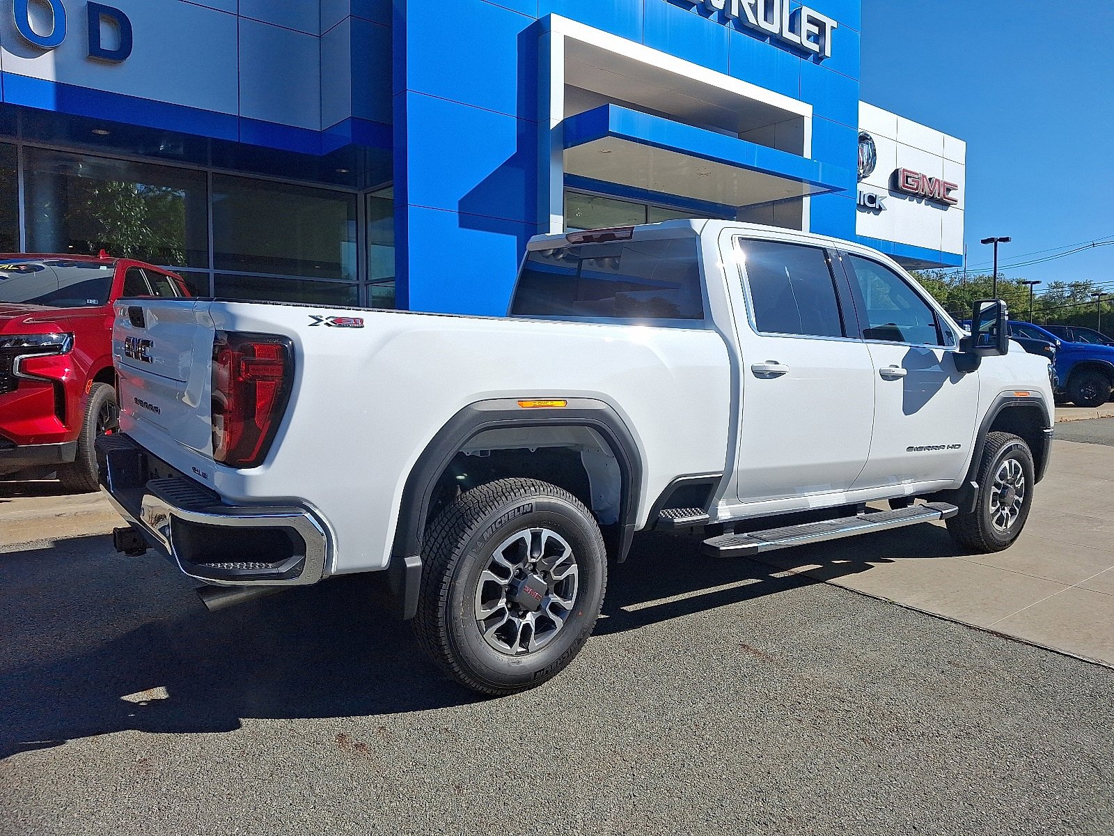 New 2026 GMC Sierra 2500 SLE w/ SLE Value Package; image 6