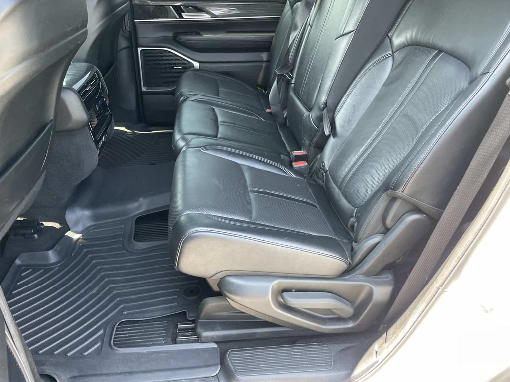Used 2022 Jeep Wagoneer Series II AWD/4WD image 12