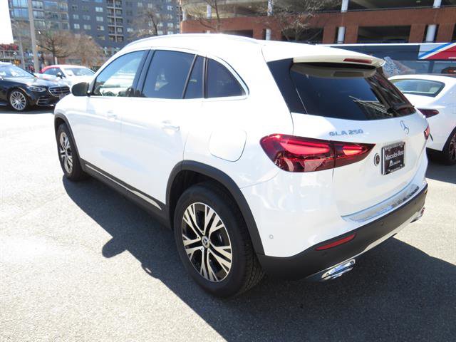 Used 2025 Mercedes-Benz GLA 250 4MATIC image 2