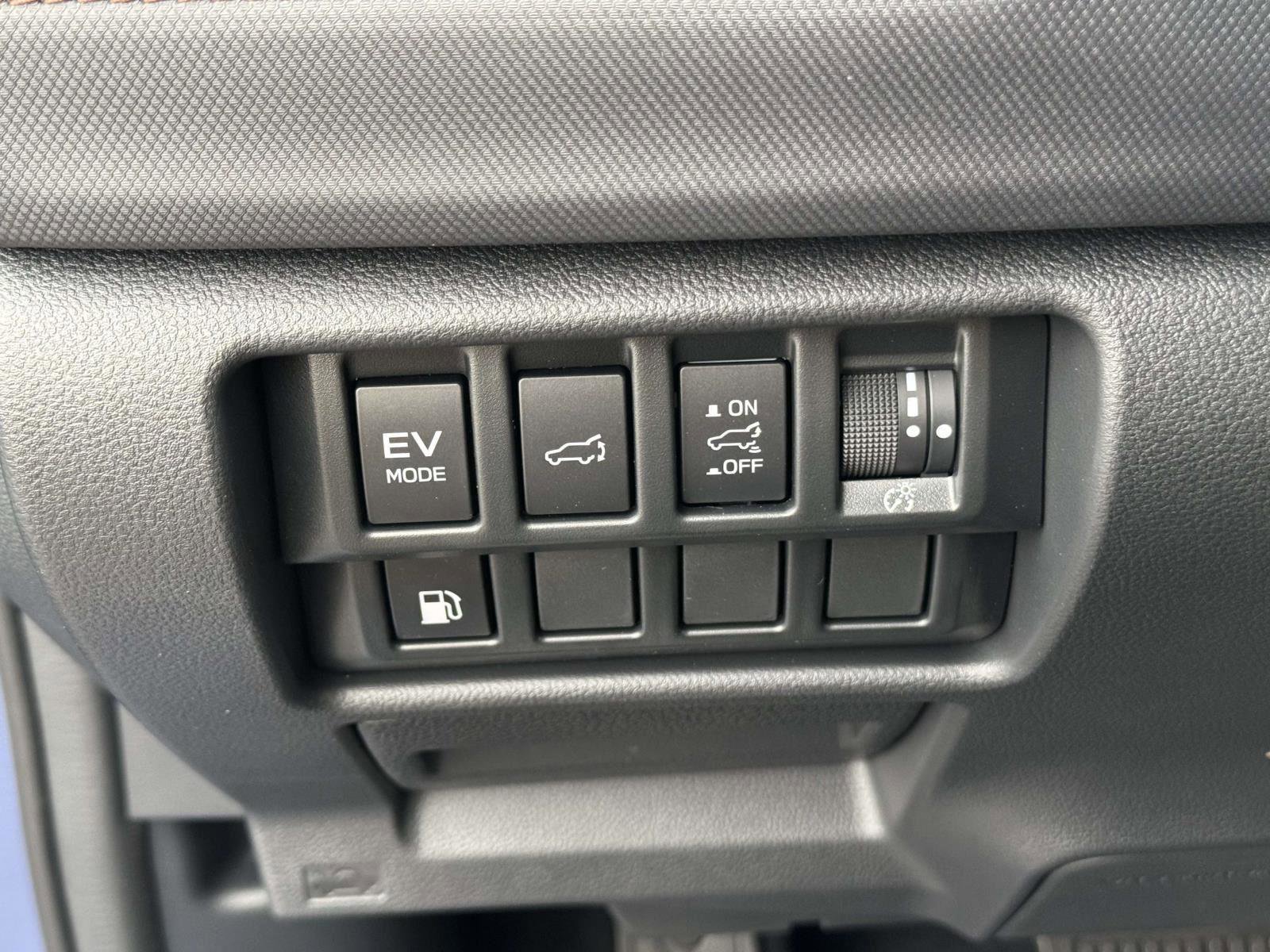 Certified 2025 Subaru Forester Touring AWD/4WD image 22