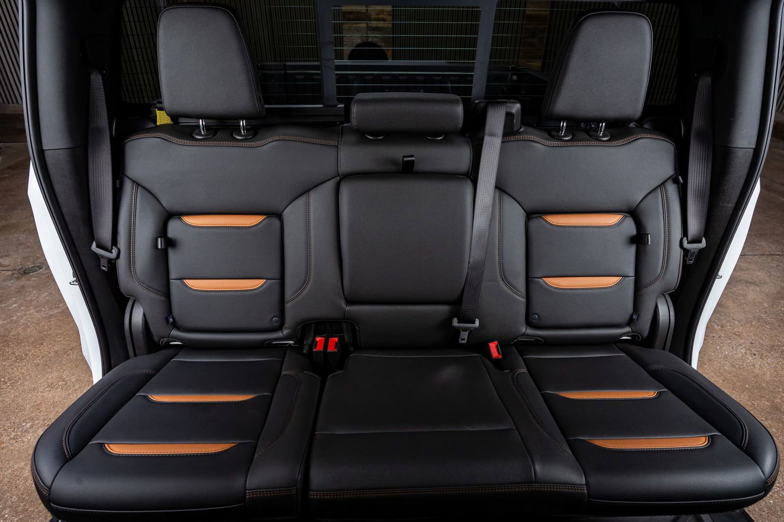 Used 2024 GMC Sierra 1500 AT4 w/ Technology Package image 35