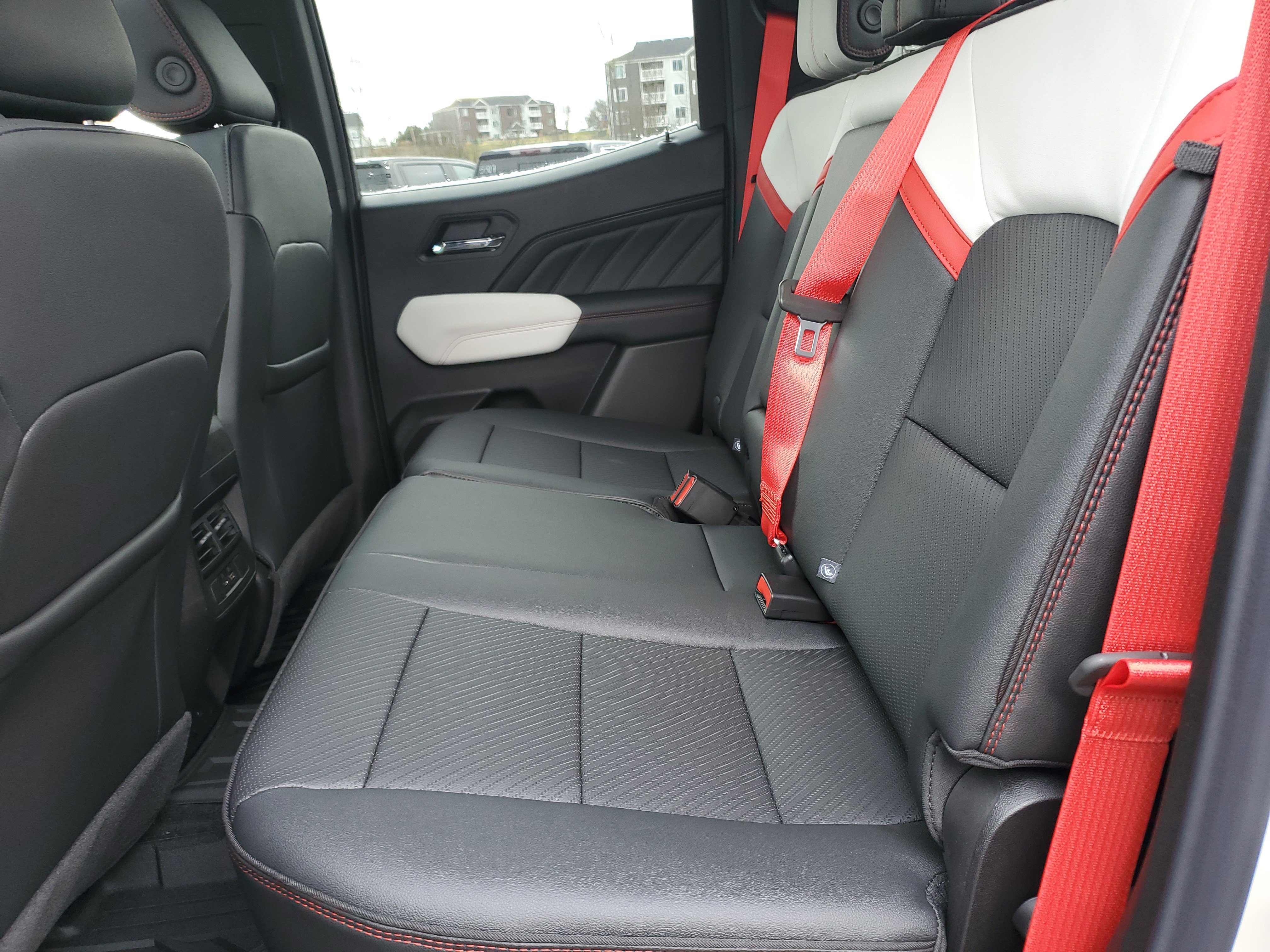 New 2026 GMC Canyon AT4X w/ LPO, Black Badging Package image 30