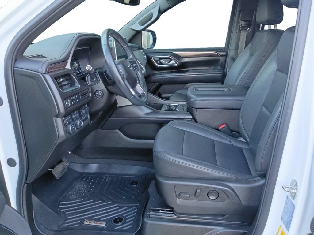 Used 2024 Chevrolet Suburban Z71 w/ Luxury Package AWD/4WD image 19