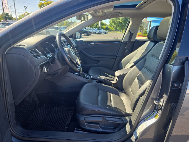 Used 2016 Volkswagen Jetta SEL w/ Lighting Package FWD image 13