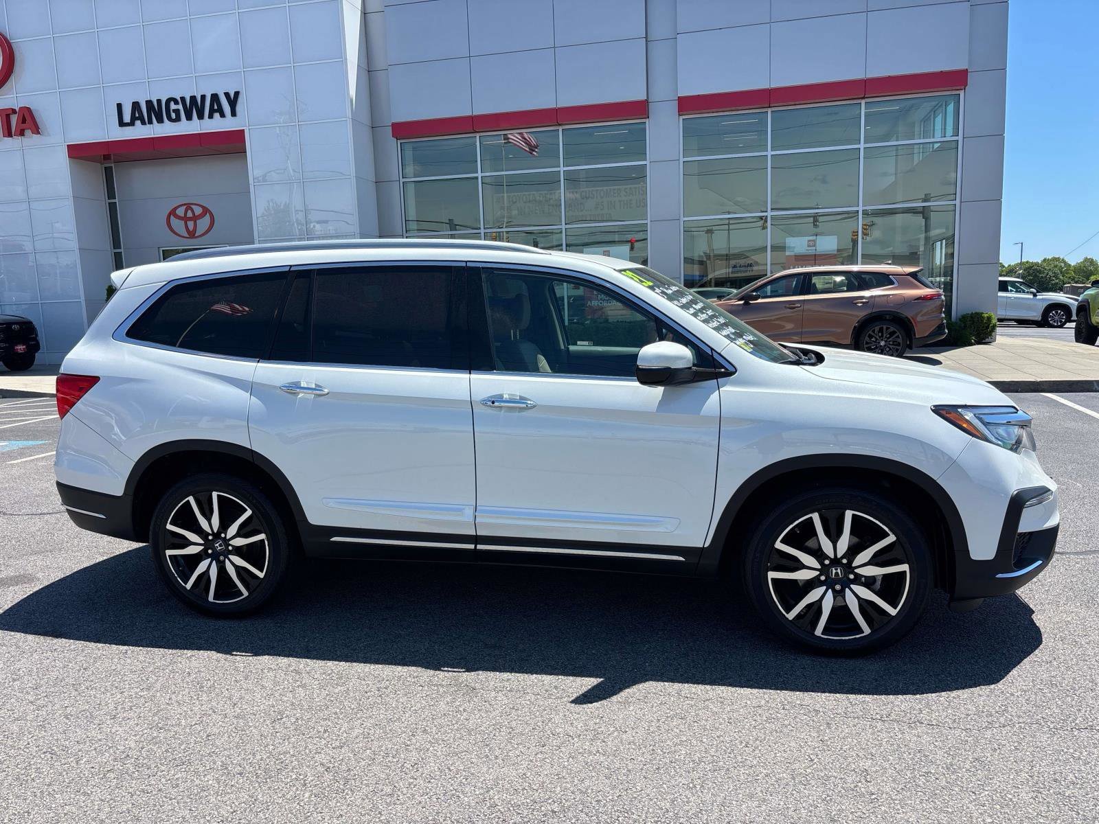 Used 2021 Honda Pilot Touring image 2