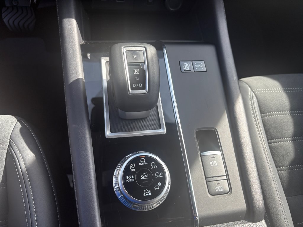 Used 2025 Mitsubishi Outlander SE AWD/4WD image 21