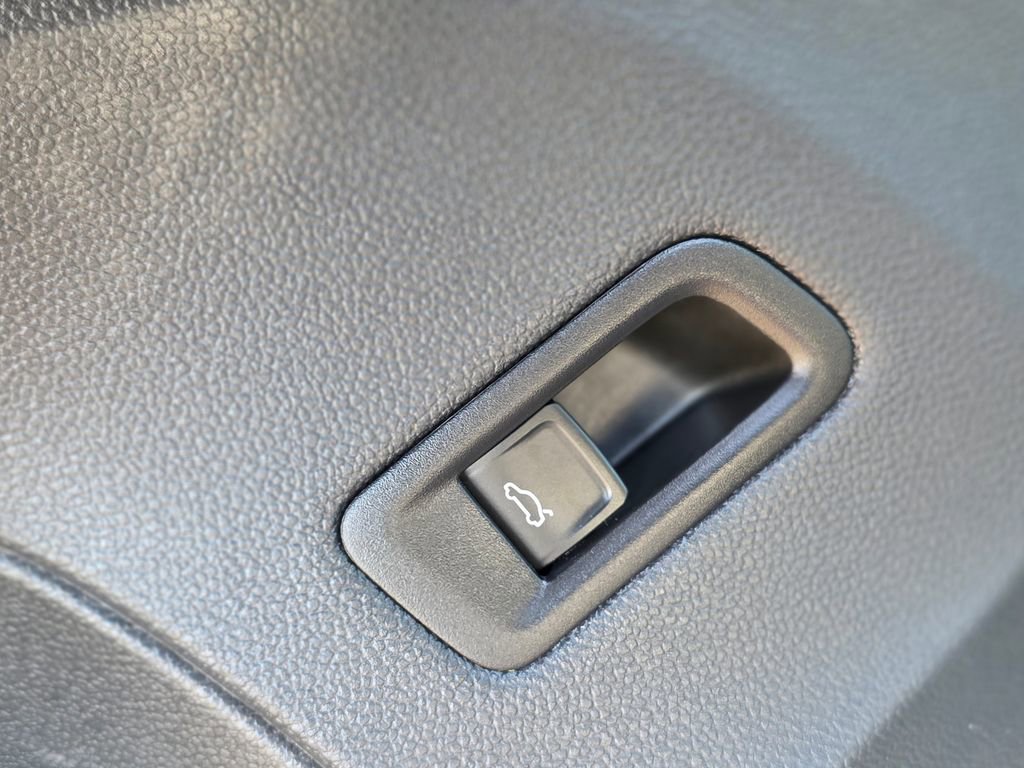 Used 2024 Volkswagen Atlas SEL Premium R-Line AWD/4WD image 29