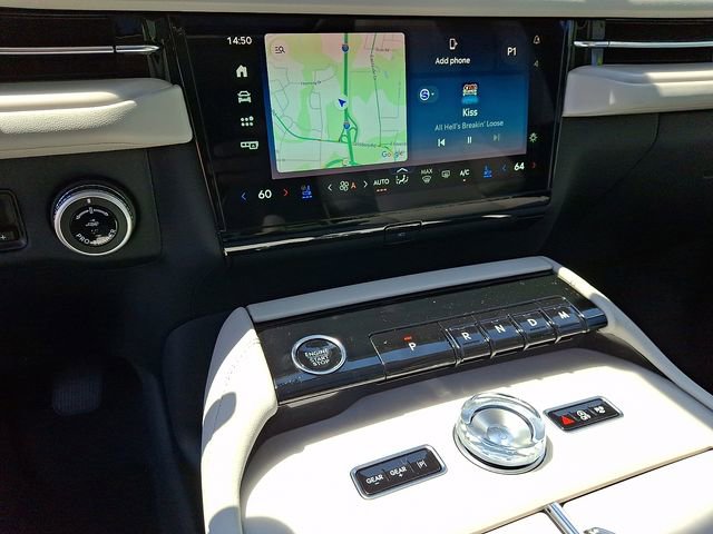 New 2026 Lincoln Navigator L Reserve AWD/4WD image 8
