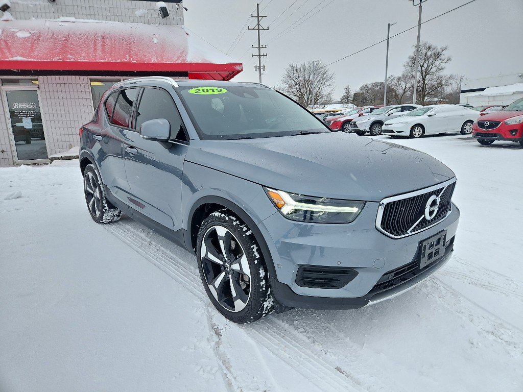 Used 2019 Volvo XC40 T5 Momentum image 6