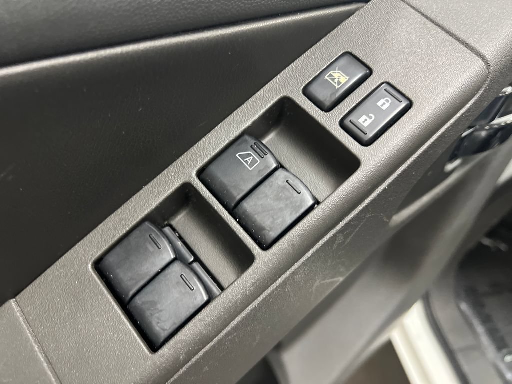 Used 2020 Nissan Frontier 4x4 Crew Cab image 14