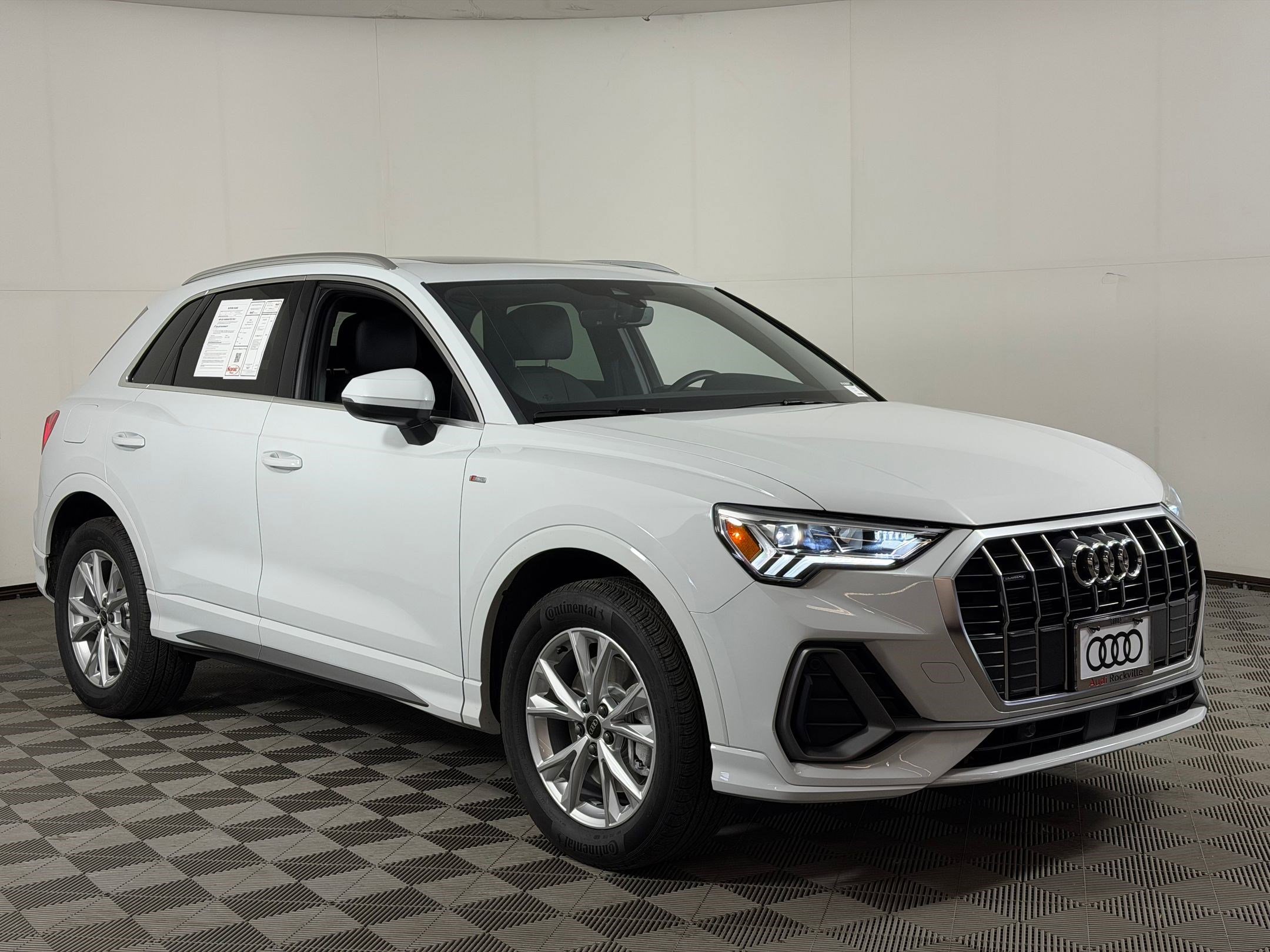 Certified 2025 Audi Q3 2.0T Premium Plus w/ Premium Plus Package image 7