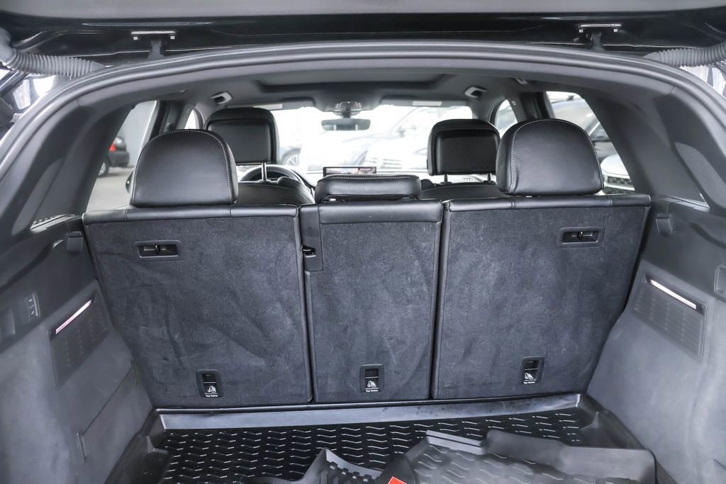Used 2023 Audi SQ5 Premium Plus w/ Premium Plus Package image 31