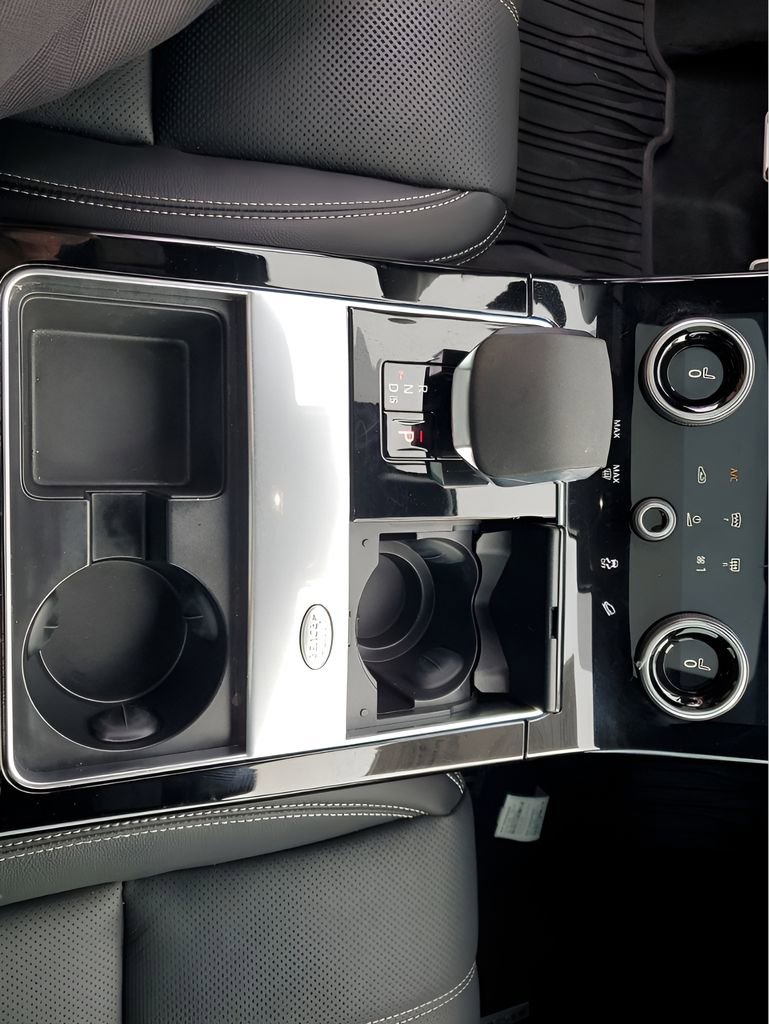 Used 2023 Land Rover Range Rover Velar R-Dynamic S image 41