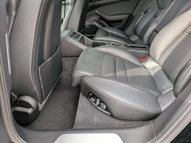 Used 2018 Porsche Panamera image 19